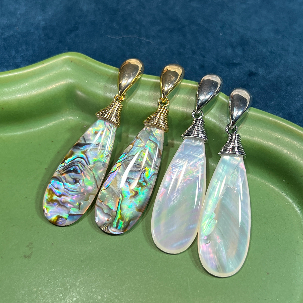 Vintage Fashion Magazines - Boucles d'oreilles de luxe Vintage en