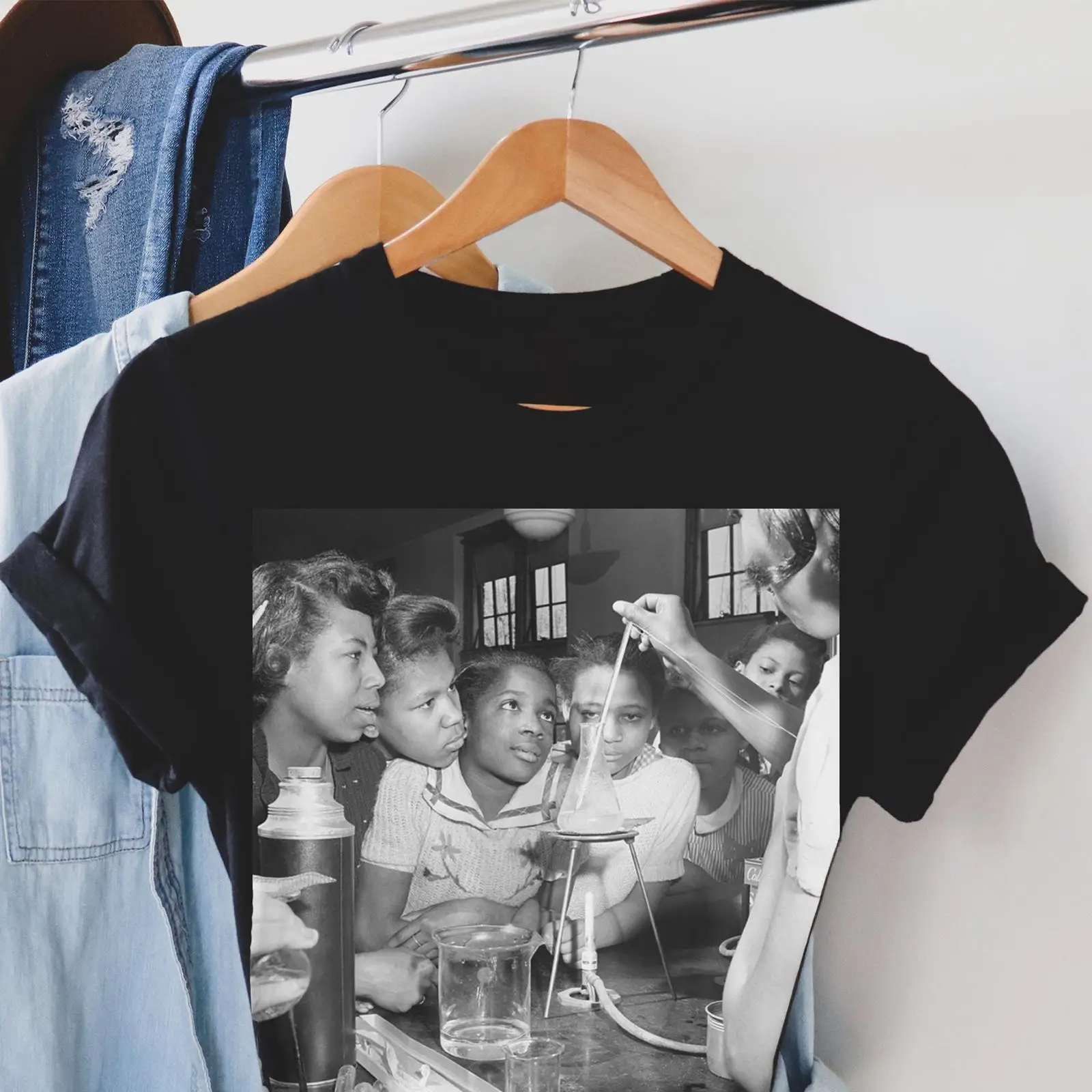 Vintage Fashion History - T-shirt « Black Girls in Science