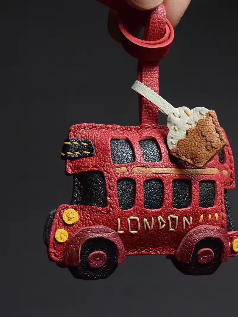 Breloque de sac en cuir fait m - Vintage Fashion London avis et prix