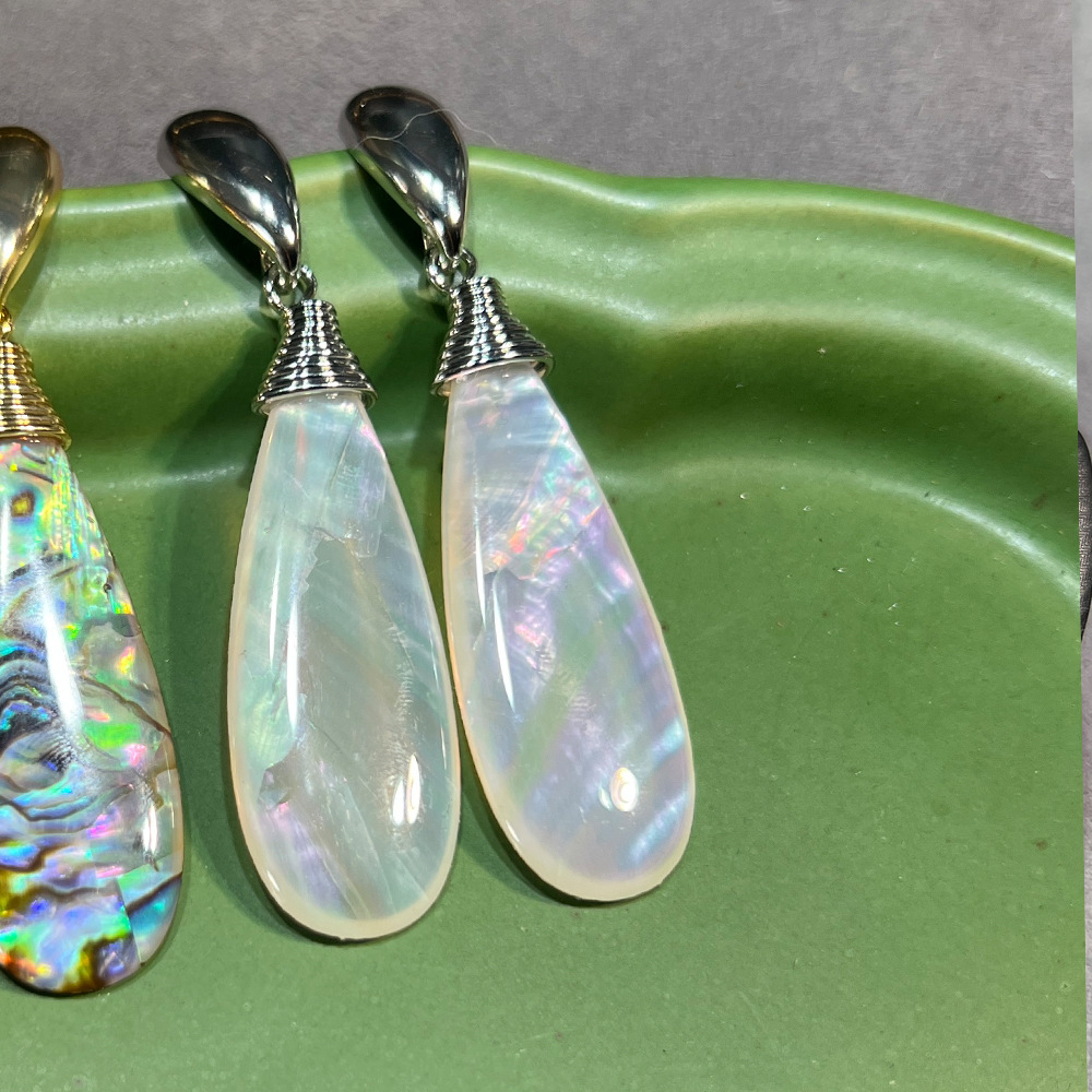 Boucles d'oreilles de luxe Vin - Vintage Fashion Magazines avis et prix